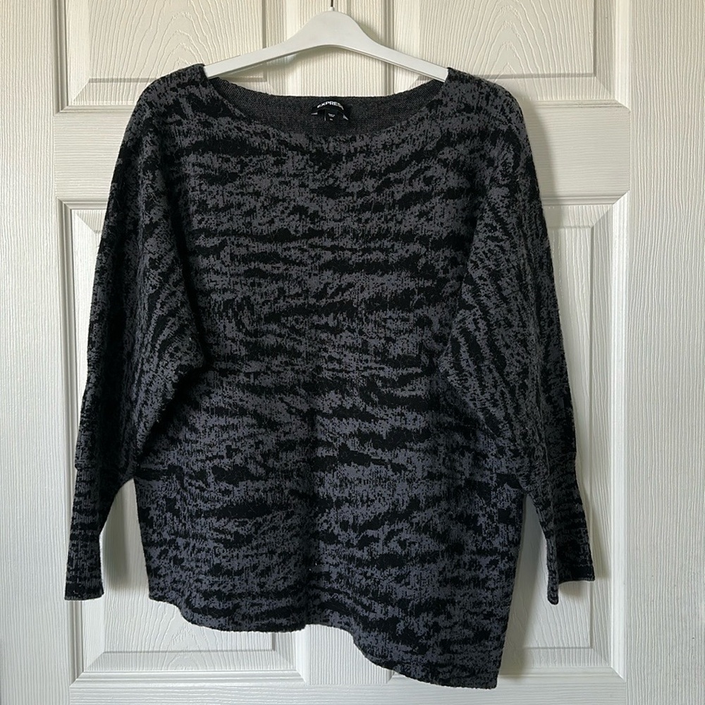 EXPRESS Women's Black and Gray Sweater Size XL NC0058